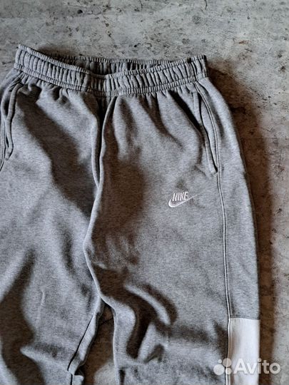 Спортивные штаны Nike