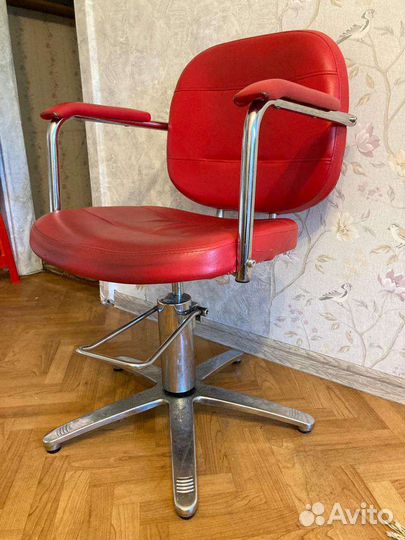 Парикмахерское кресло бу