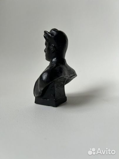 Бюст М.Горький