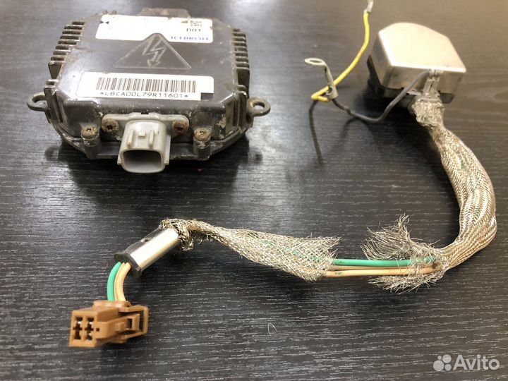 Блок розжига ксенона Subaru Forester 2 SG