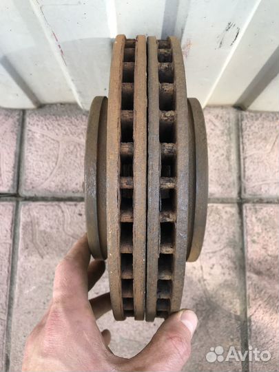 Диск тормозной передний пара Mitsubishi Colt Z30