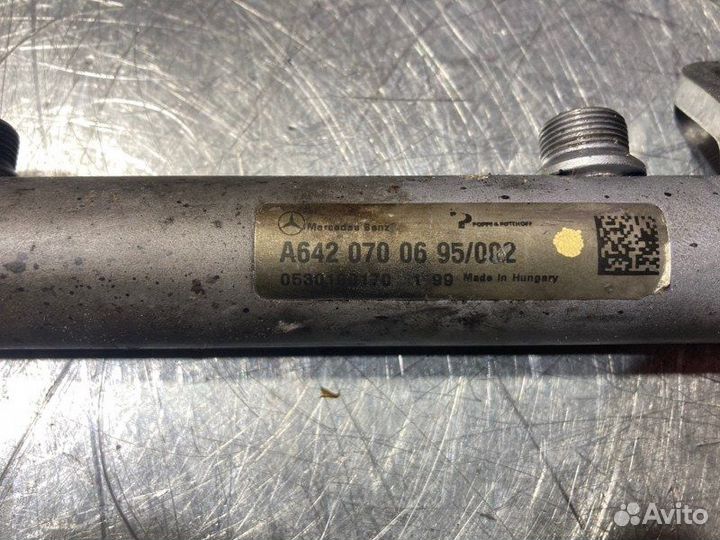 Топливная рампа правая Mercedes R-Class W251 OM642