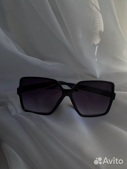 Солнцезащитные очки