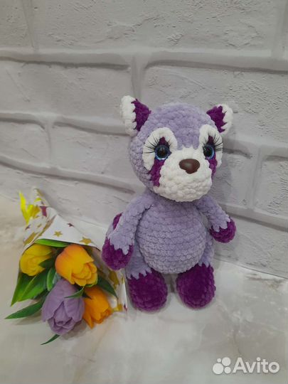 Вязанная игрушка енот