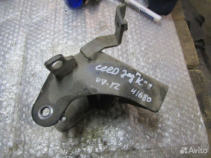Кронштейн кпп Kia Ceed 2007-2012,Elantra 2006-2011
