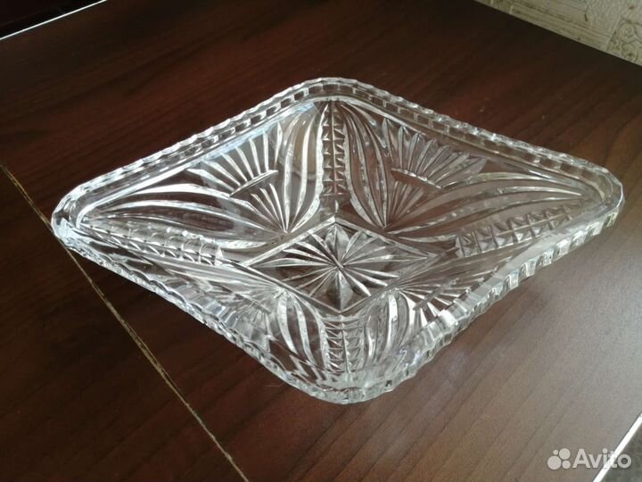 Хрустальная конфетница