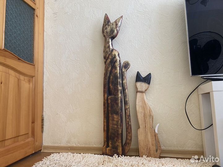 Статуэтка кошки из дерева