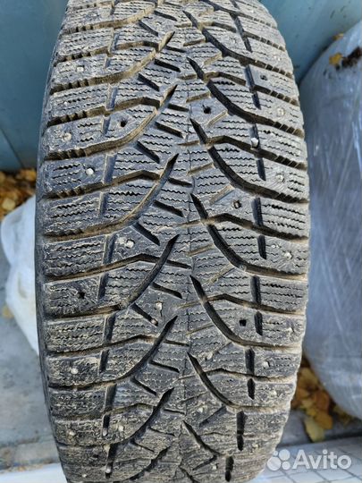 Bridgestone Blizzak Spike-02 SUV 235/65 R17 108T