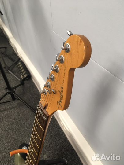Гитара Fender Standard Stratocaster SSH 1997 USA