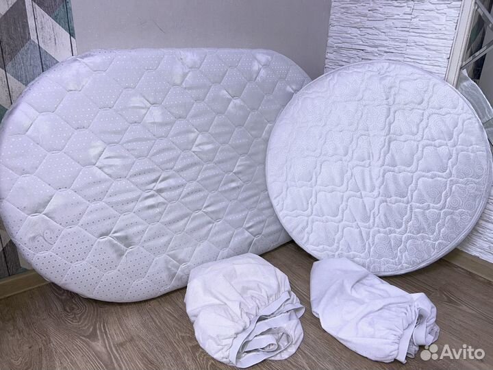 Детская кроватка с маятником