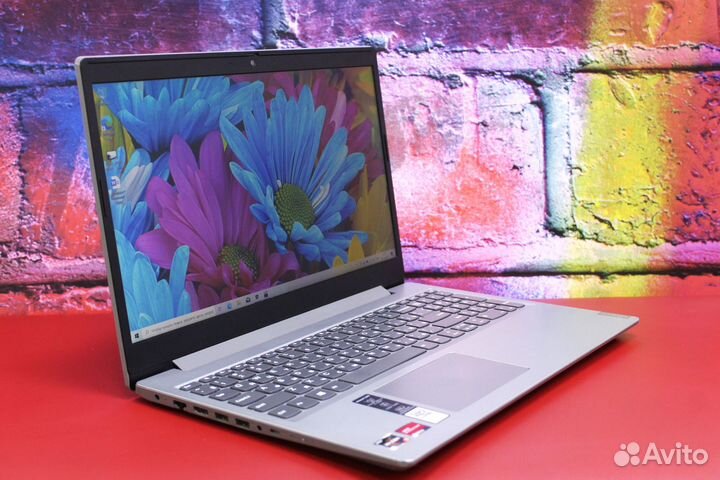 Производительный ноутбук Lenovo / Ryzen 5 / Vega 8