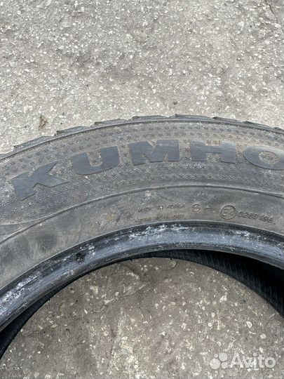 Kumho I'Zen Stud Snow KW11 225/60 R17