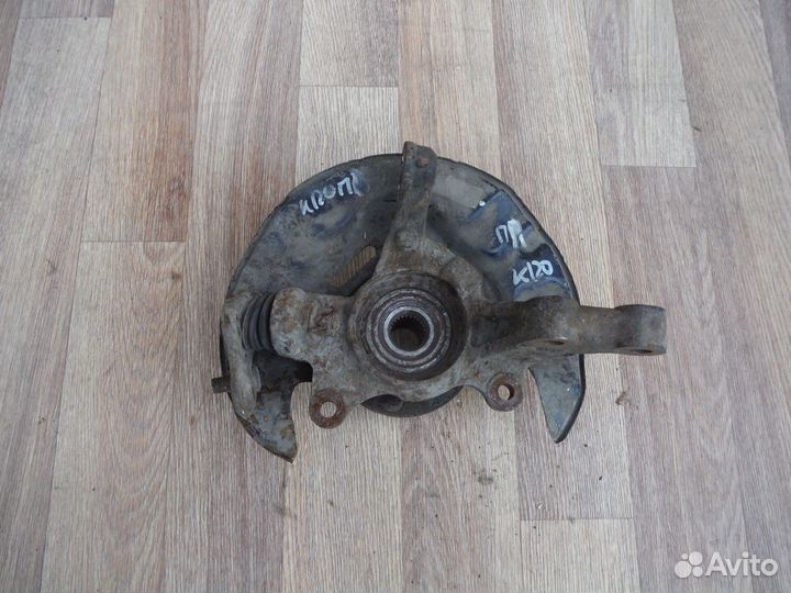 Кулак передний левый Toyota Corolla 120 2001