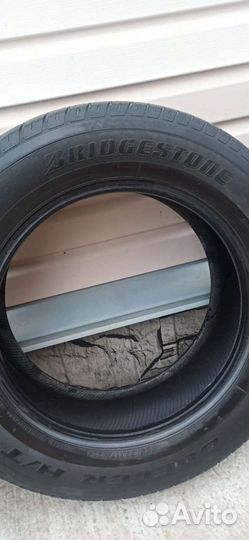 Bridgestone Dueler H/T D687 225/65 R17