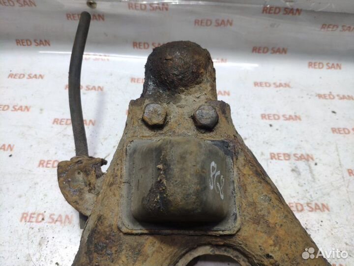 Рычаг подвески задний левый Mitsubishi Pajero 3