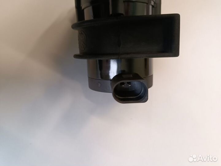 Помпа насос циркуляционный Audi VW