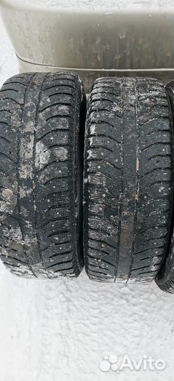 Bridgestone Ice Cruiser 7000 205/60 R16 92T