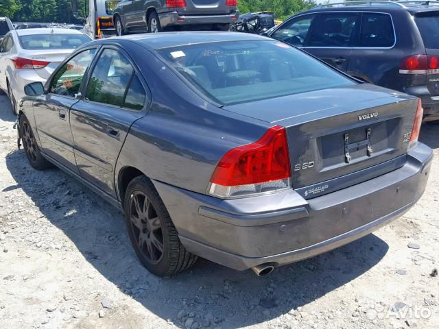 В разборе Volvo S60 2005