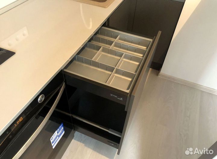 Кухонный гарнитур в стиле модерн