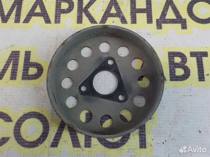 Шкив водяного насоса (помпы) Toyota Yaris (XP10)