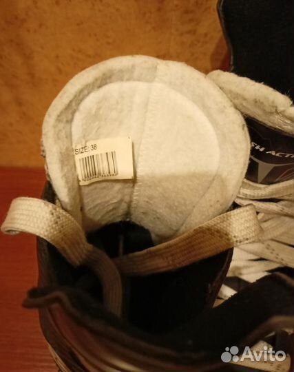 Коньки хоккейные