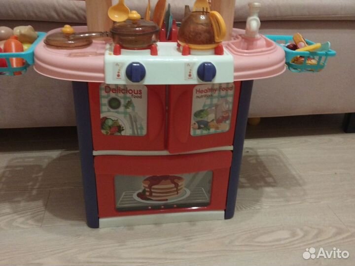 Детские игрушки кухня