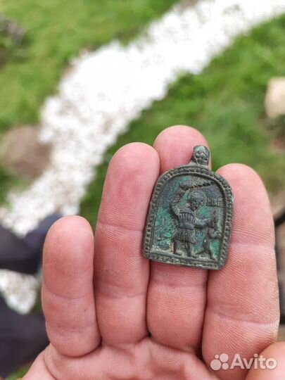 Нательная икона