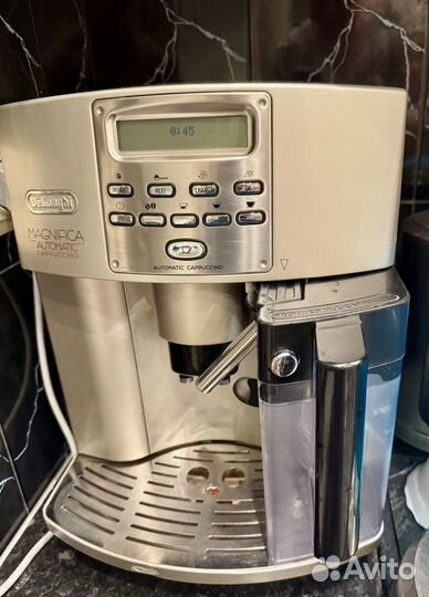 Кофемашина delonghi magnifica automatic