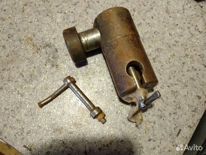 Замок для гаража