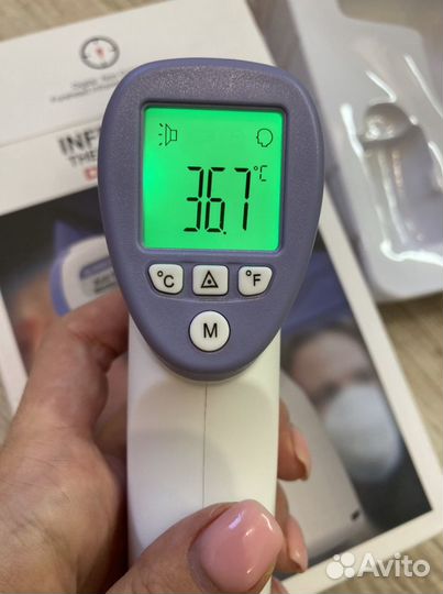 Бесконтактный инфракрасный термометр