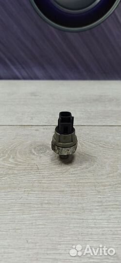 Датчик давления масла Geely emgrand EC7