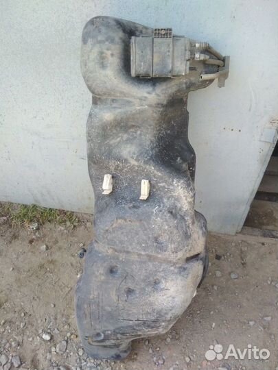 Бензобак Nissan Tiida C11