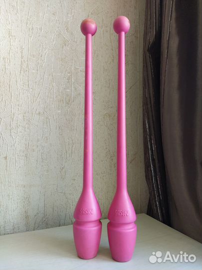 Булавы sasaki 36.Скакалки 2 шт. Лента. Купальники