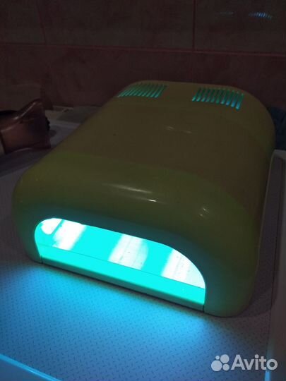 Лампа для сушки ногтей