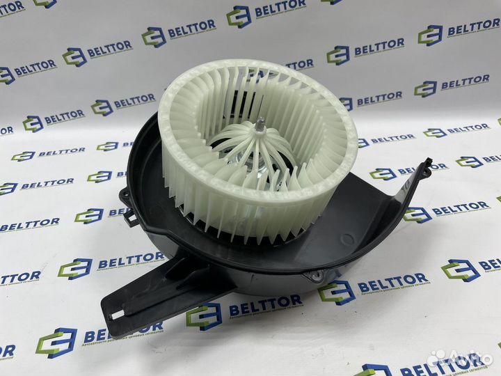 Моторчик печки 6R1819015A