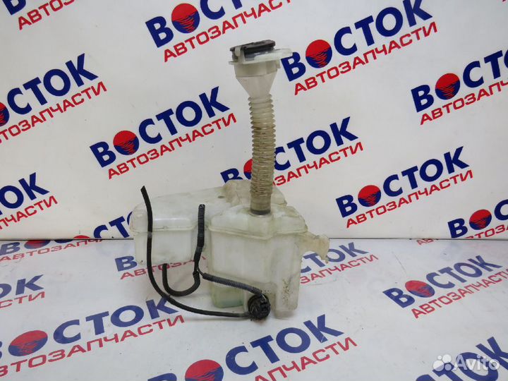 Бачок омывателя toyota crown GRS180, GRS181, GRS18