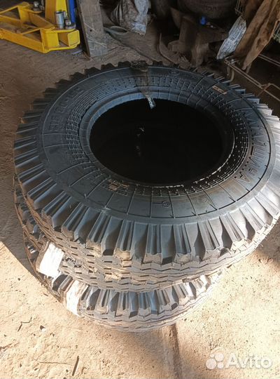 Новый комплект колес 215/90-15с