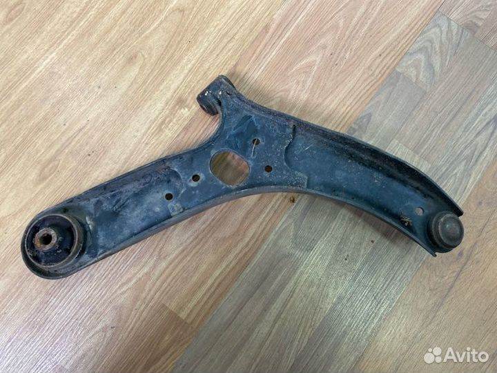 Рычаг подвески передний левый Kia Rio 3 QB