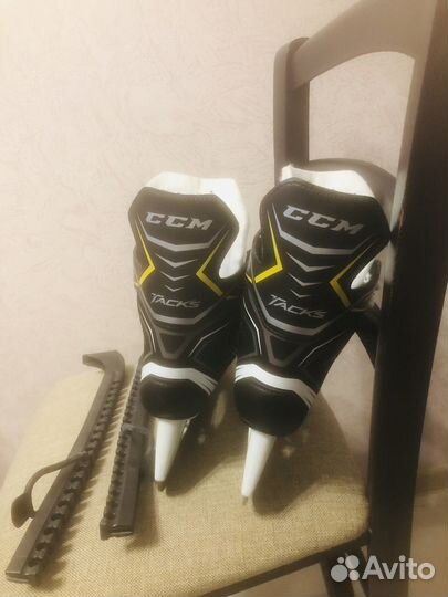 Коньки хоккейные