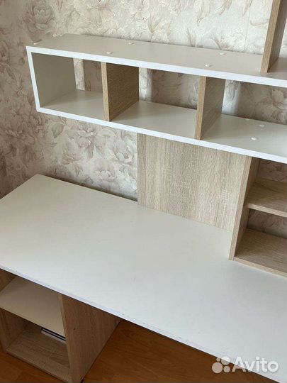 Письменный стол белый