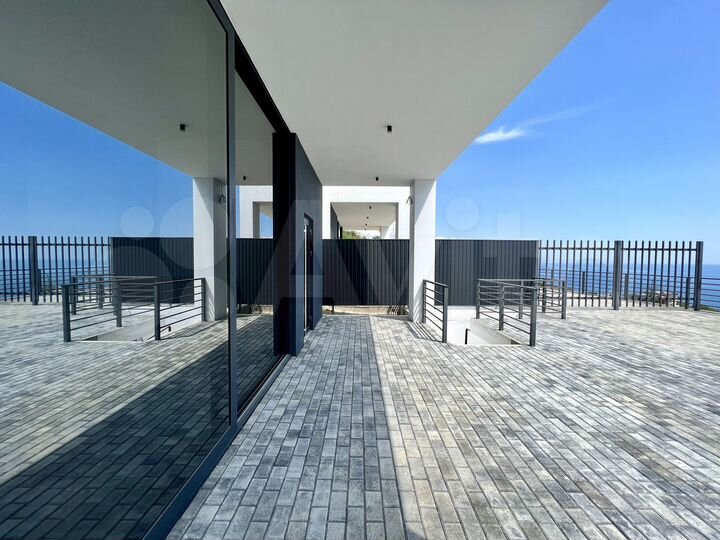 Дом 228 м² на участке 3,3 сот.