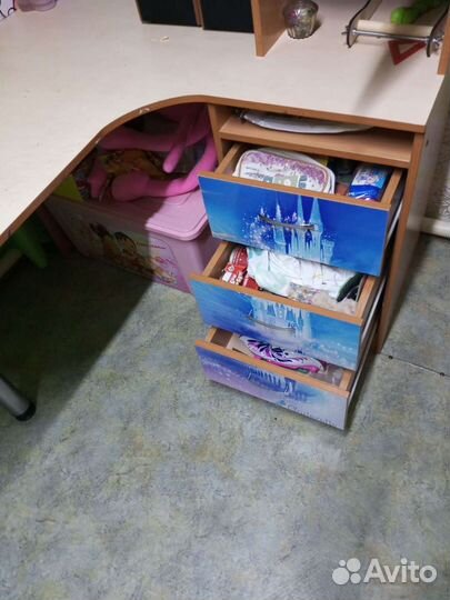 Компьютерный стол