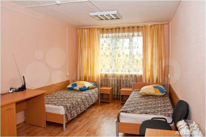 Комната 25 м² в > 9-к., 1/2 эт.