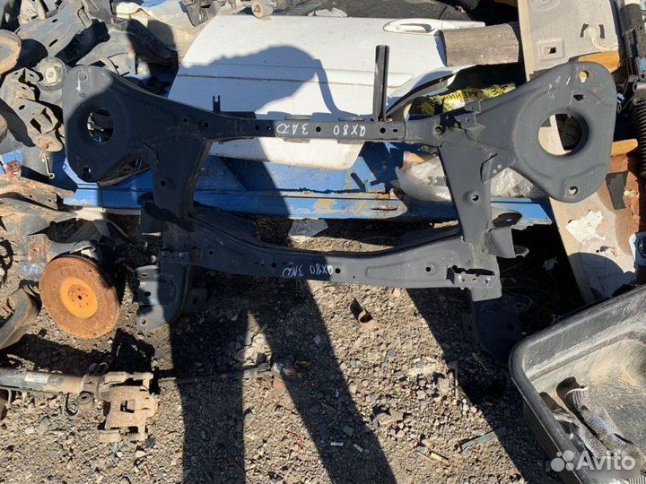 Подрамник задний Infiniti Qx80