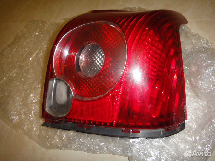 Фонарь задний правый toyota avensis 250 рестайл