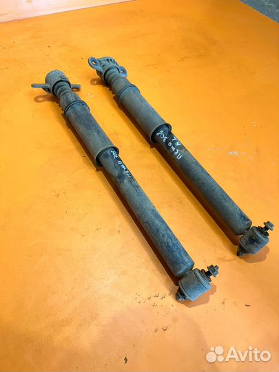 Амортизатор задний на Peugeot 308