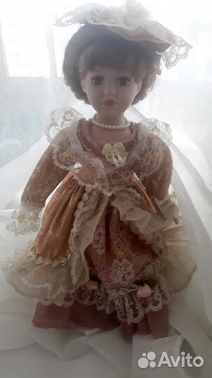 Кукла фарфоровая коллекционная 30 см