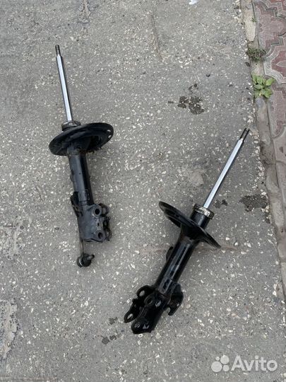 Передние стойки toyota camry 40