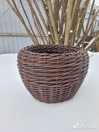 Кашпо из ротанга