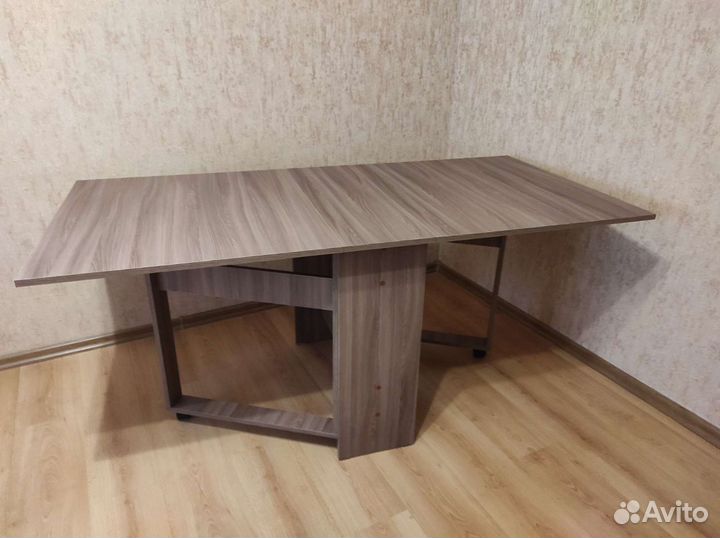Стол книжка